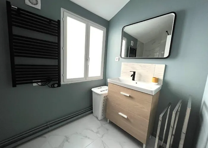 Duplex Entre La Cathedrale Et La Basilique