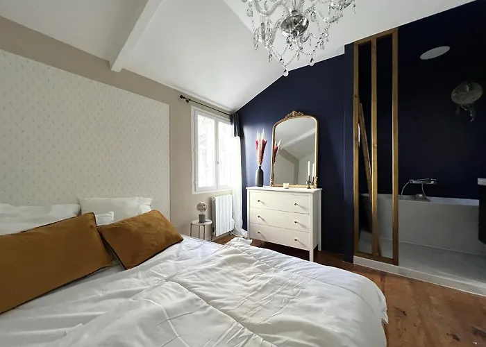 Duplex Entre La Cathedrale Et La Basilique